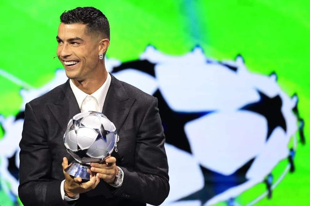 Ronaldo receives UEFA recognition award