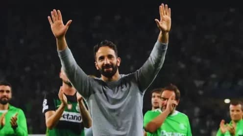 "Manchester United Bolsters Coaching Staff Under Amorim"