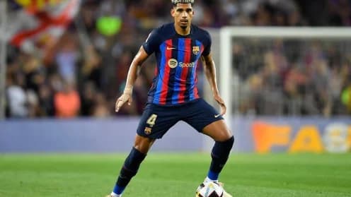 Araujo Set to Extend Contract with Barcelona Amid Interest